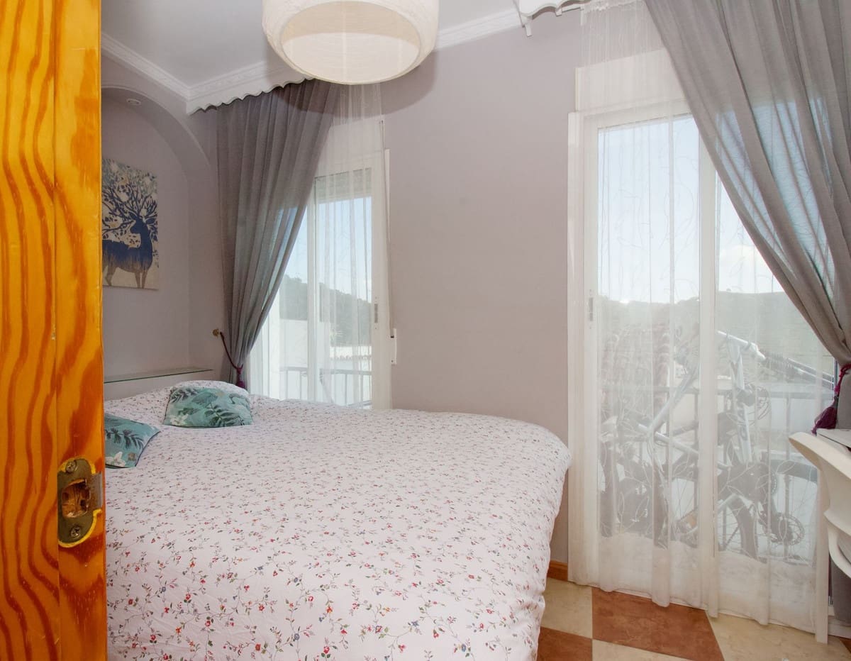 3 soveværelse Villa til salg i Ojen - € 245.000 (Ref: 9613138)