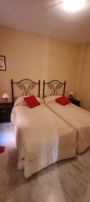 2 soveværelse Lejlighed til salg i Marbella med garage - € 320.000 (Ref: 9613139)