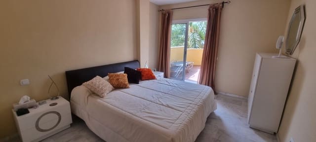 2 soveværelse Lejlighed til salg i La Reserva, Marbella med garage - € 320.000 (Ref: 9613139)