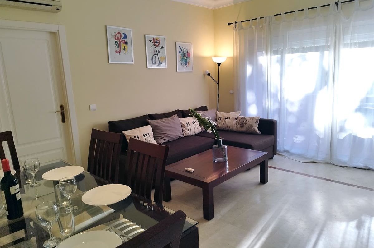 1 quarto Apartamento para venda em Estepona com piscina - 245 000 € (Ref: 9614131)