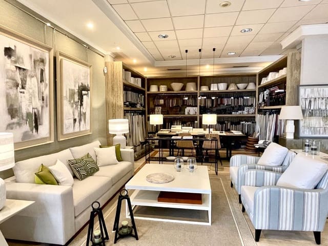 Commerciale in vendita in Real de Zaragoza, Marbella con garage - 730.000 € (Rif: 9614134)