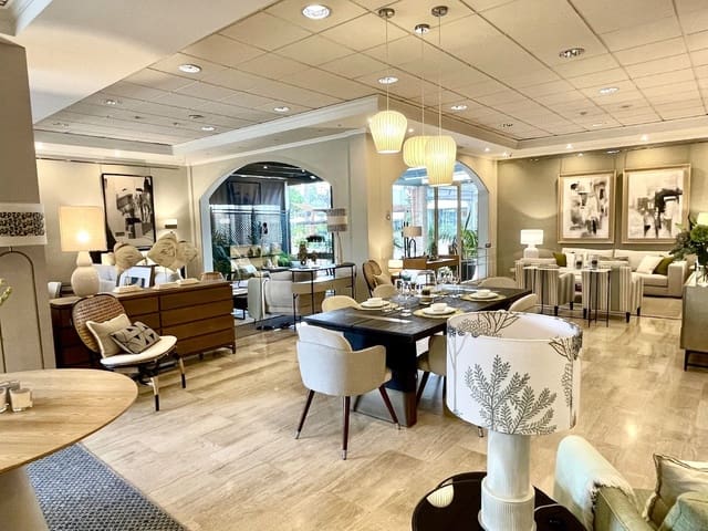 Commerciale in vendita in Real de Zaragoza, Marbella con garage - 730.000 € (Rif: 9614134)