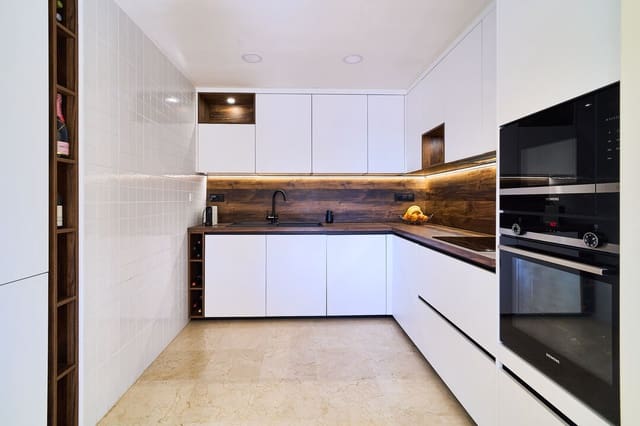 3 bedroom Flat for sale in Istán - € 374,000 (Ref: 9617143)