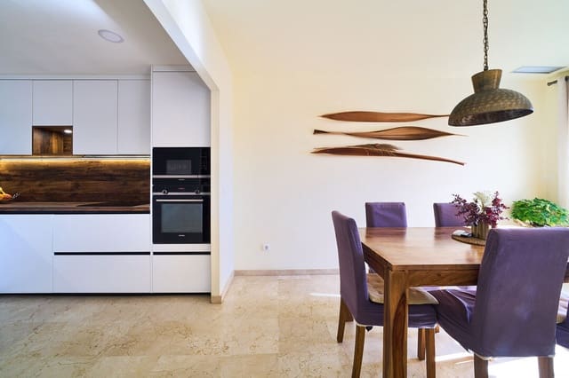 3 bedroom Flat for sale in Istán - € 374,000 (Ref: 9617143)