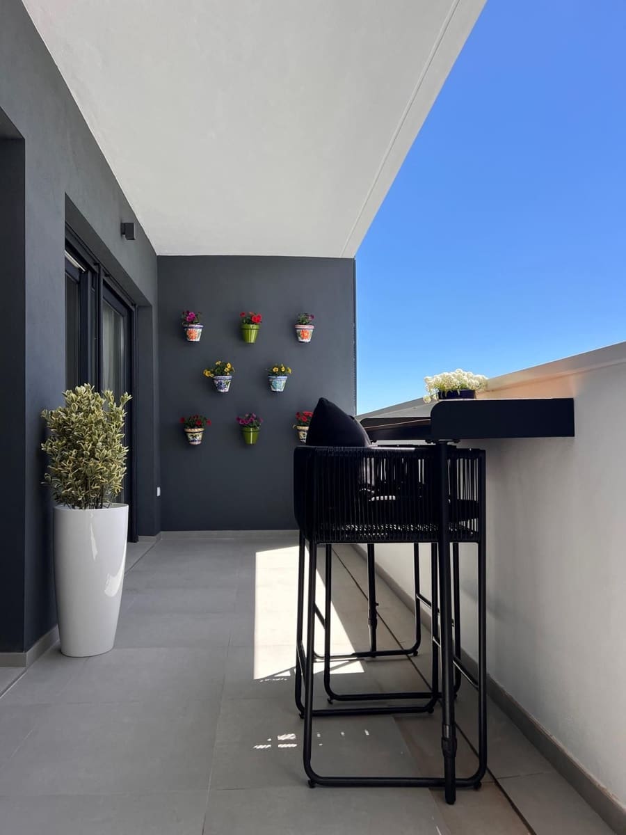 Piso de 2 habitaciones en Estepona en venta con piscina garaje - 431.600 € (Ref: 9617144)