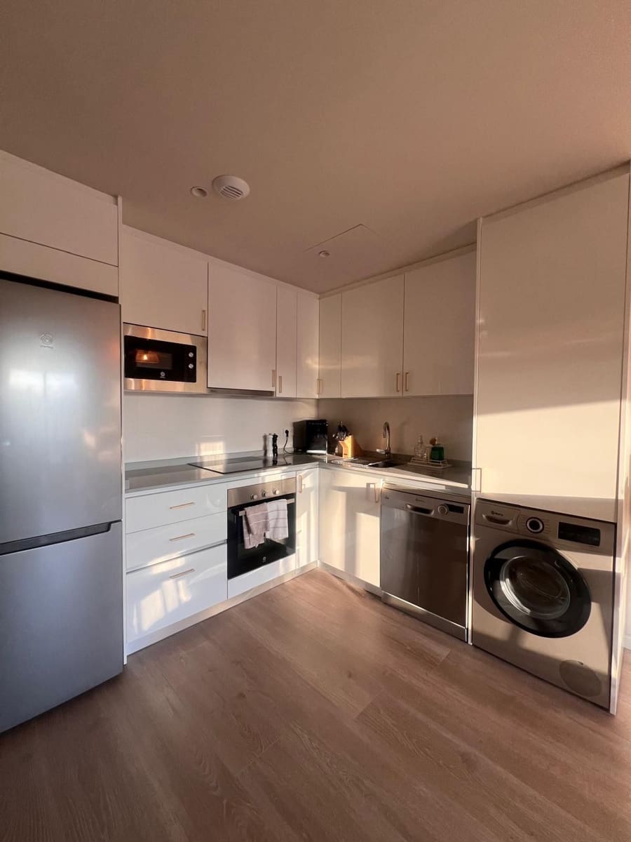 Piso de 2 habitaciones en Estepona en venta con piscina garaje - 431.600 € (Ref: 9617144)