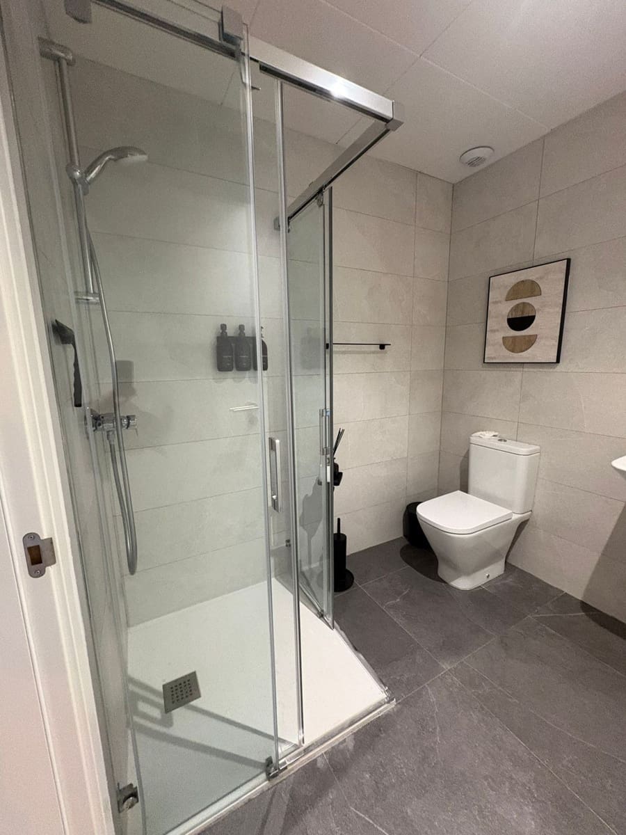 Piso de 2 habitaciones en Estepona en venta con piscina garaje - 431.600 € (Ref: 9617144)