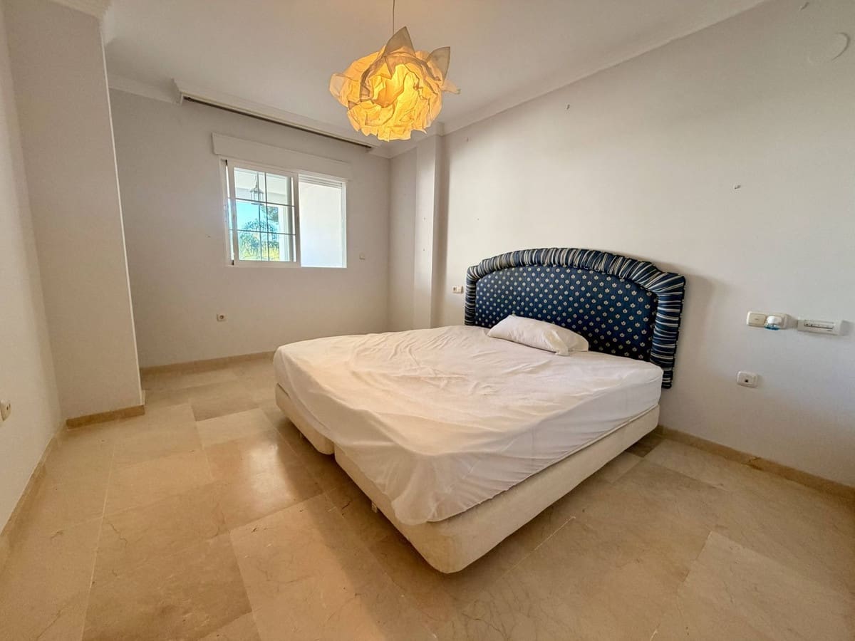 Piso de 2 habitaciones en Marbella en venta con piscina garaje - 437.000 € (Ref: 9617145)