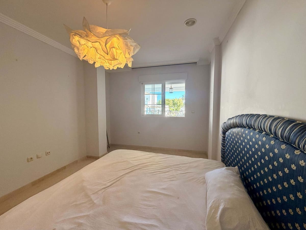 Piso de 2 habitaciones en Marbella en venta con piscina garaje - 437.000 € (Ref: 9617145)