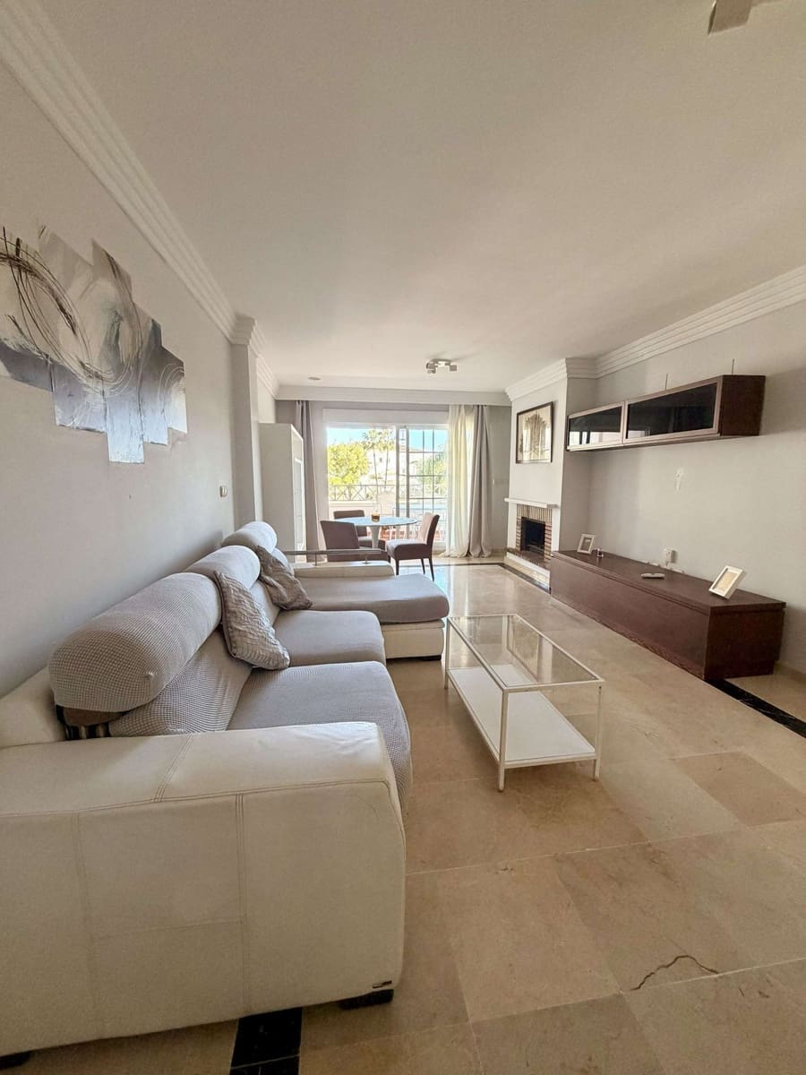 Piso de 2 habitaciones en Marbella en venta con piscina garaje - 437.000 € (Ref: 9617145)