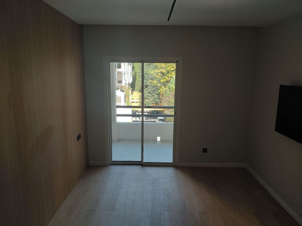 1 slaapkamer Flat te koop in Marbella - € 365.000 (Ref: 9617146)