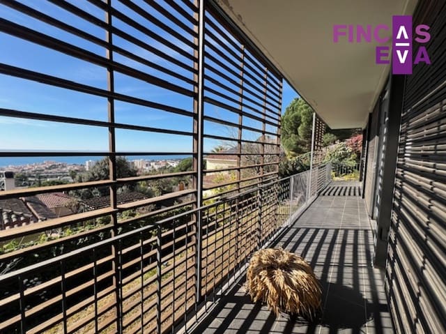 4 bedroom Villa for sale in Teià with garage - € 1,350,000 (Ref: 9618517)