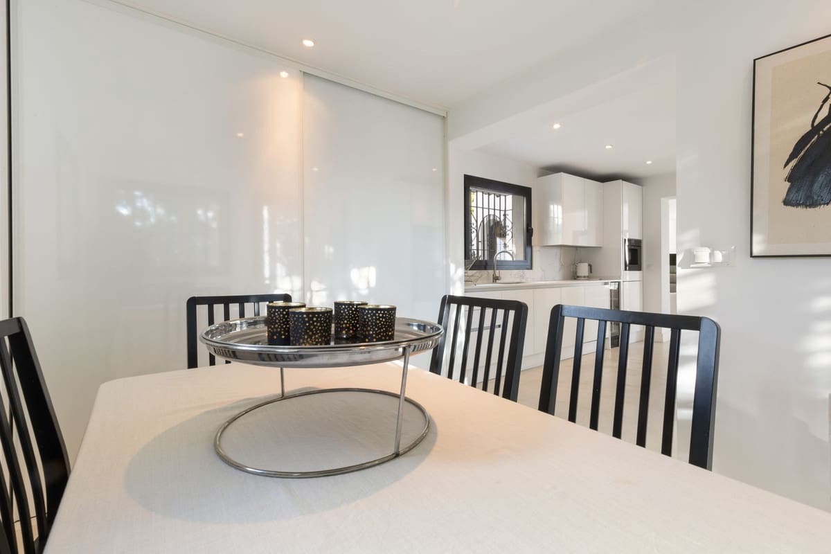 5 slaapkamer Villa te koop in Marbella met zwembad - € 2.495.000 (Ref: 9618751)