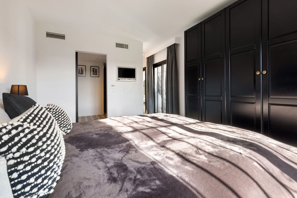 5 slaapkamer Villa te koop in Marbella met zwembad - € 2.495.000 (Ref: 9618751)