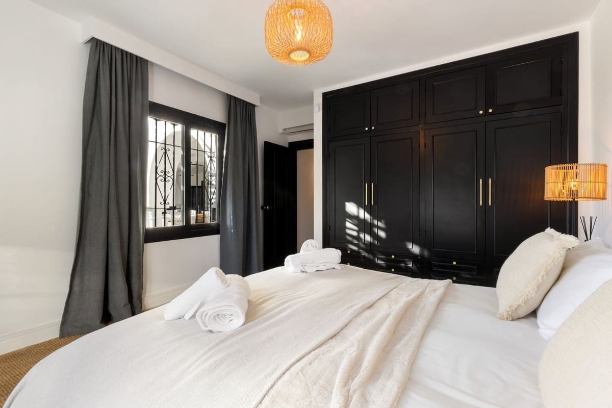 5 slaapkamer Villa te koop in Marbella met zwembad - € 2.495.000 (Ref: 9618751)