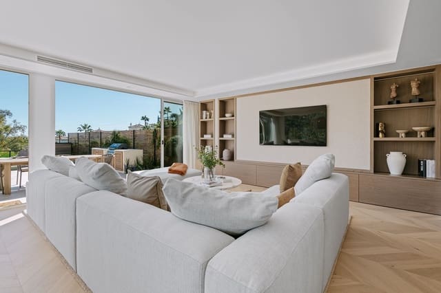 3 makuuhuone Asunto myytävänä paikassa Las Brisas, Marbella mukana uima-altaan 
autotalli - 1 350 000 € (Ref: 9622634)