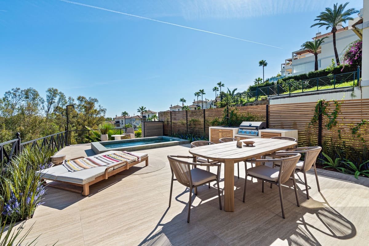 3 makuuhuone Asunto myytävänä paikassa Marbella mukana uima-altaan 
autotalli - 1 350 000 € (Ref: 9622634)