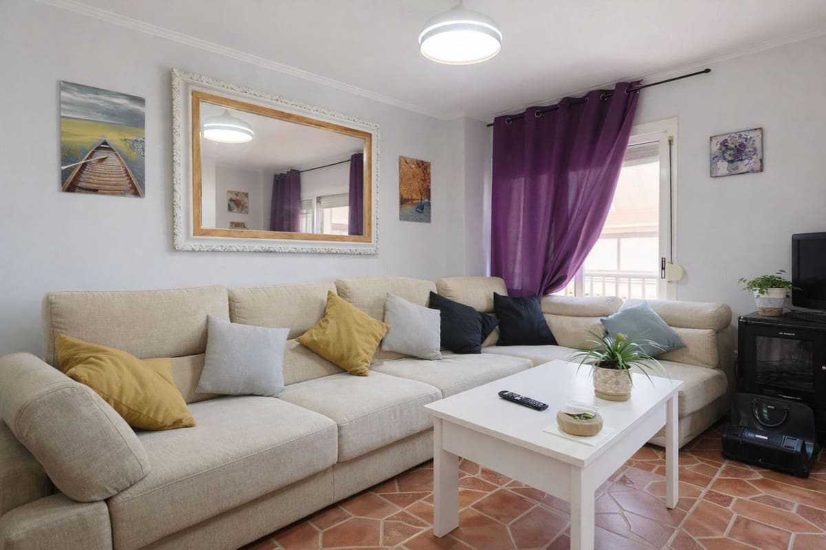 Piso de 3 habitaciones en Estepona en venta con garaje - 699.000 € (Ref: 9622766)