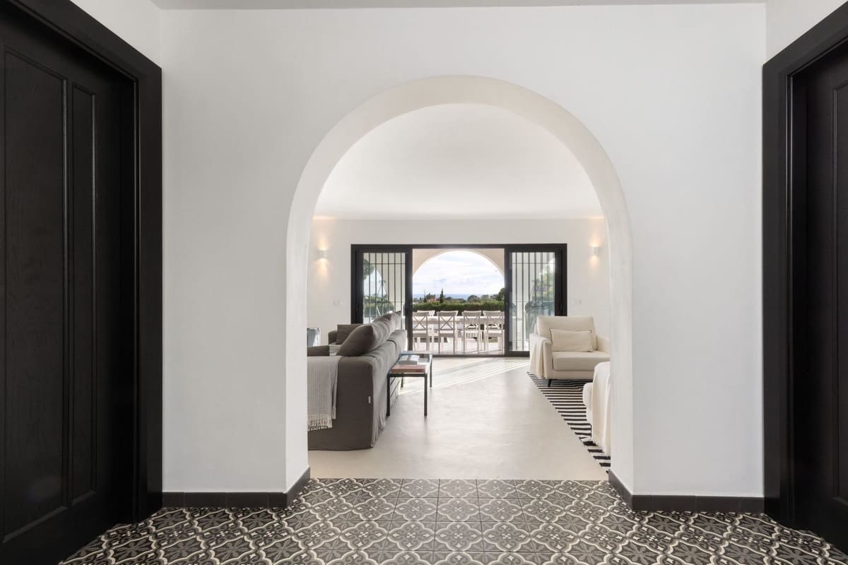 5 sovrum Villa till salu i Marbella med pool - 2 495 000 € (Ref: 9622768)