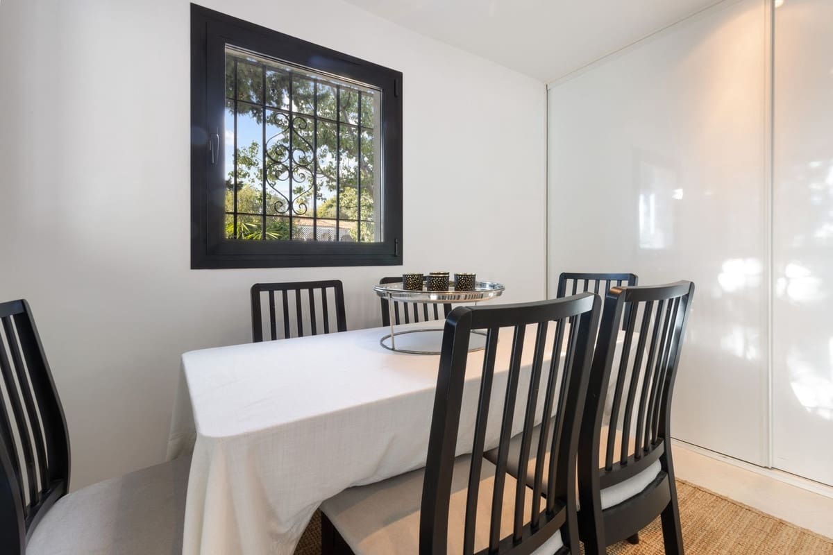 5 sovrum Villa till salu i Marbella med pool - 2 495 000 € (Ref: 9622768)