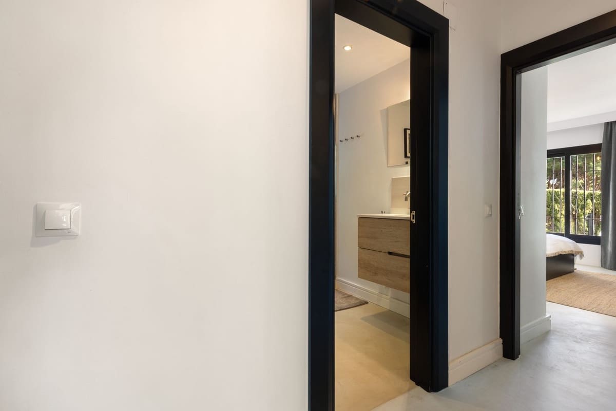 5 sovrum Villa till salu i Marbella med pool - 2 495 000 € (Ref: 9622768)