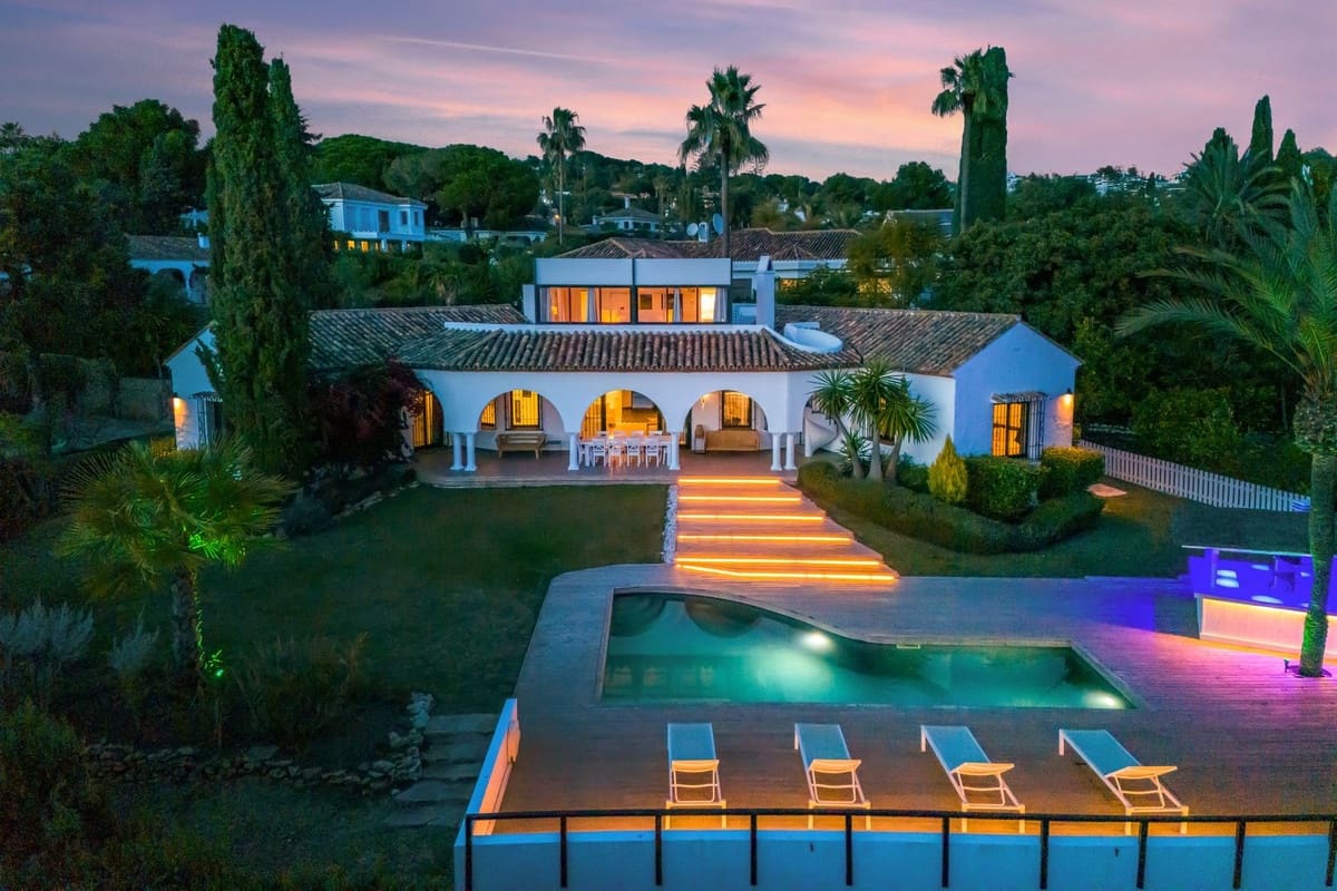 5 sovrum Villa till salu i Marbella med pool - 2 495 000 € (Ref: 9622768)