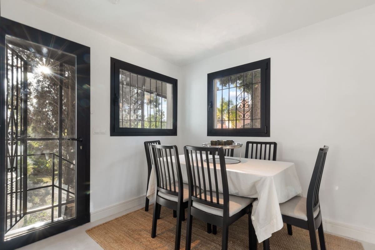 5 sovrum Villa till salu i Marbella med pool - 2 495 000 € (Ref: 9622768)