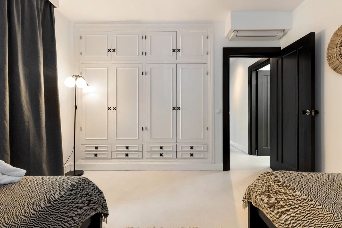 5 sovrum Villa till salu i Marbella med pool - 2 495 000 € (Ref: 9622768)