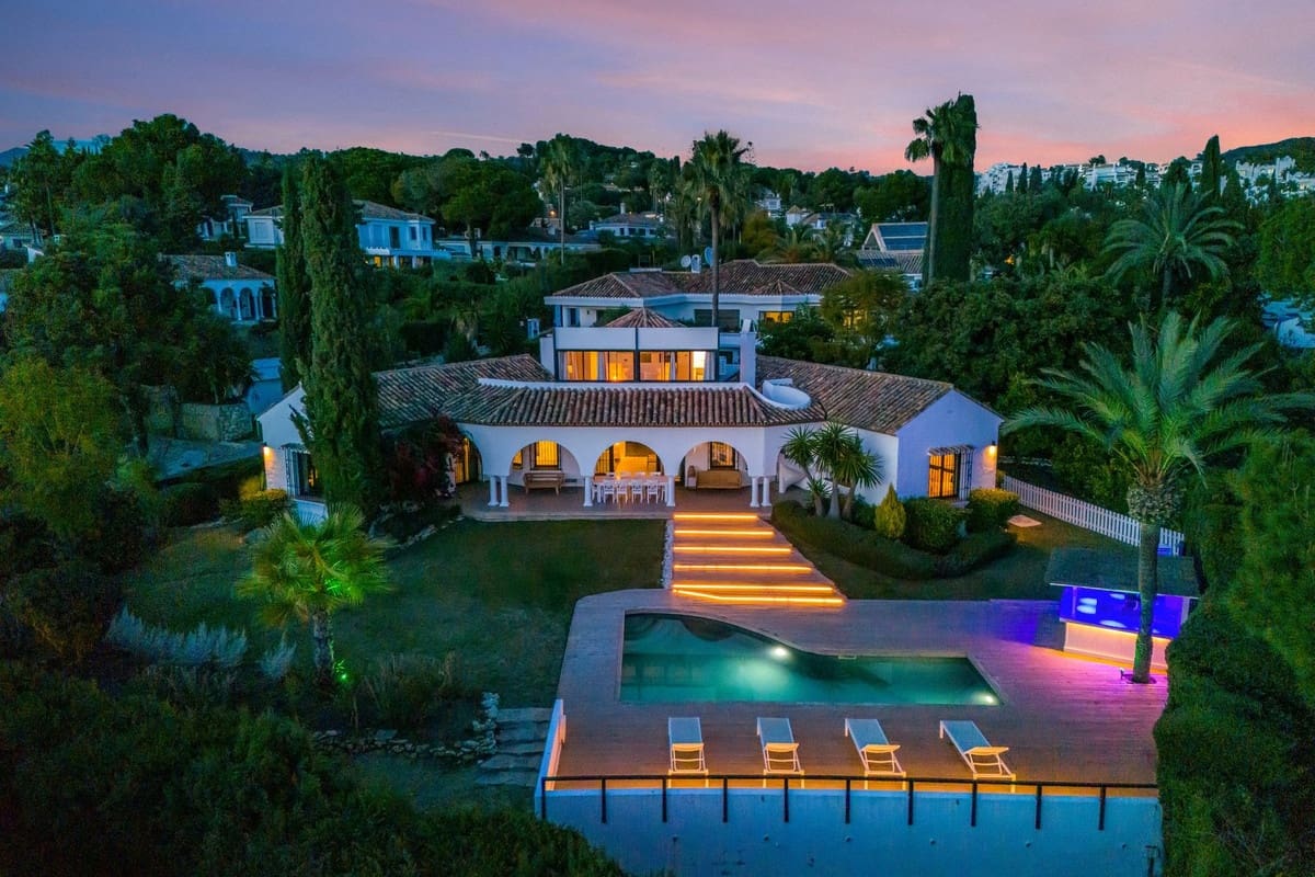 5 sovrum Villa till salu i Marbella med pool - 2 495 000 € (Ref: 9622768)