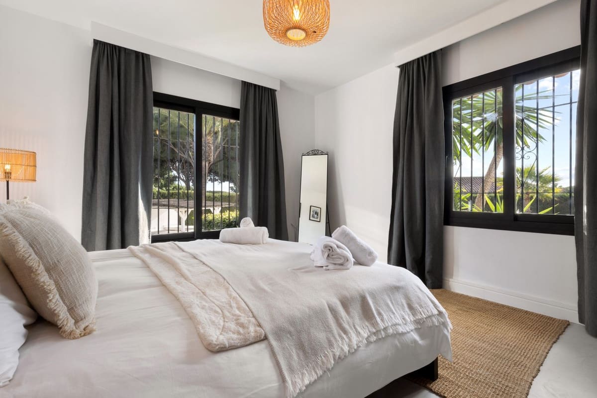 5 sovrum Villa till salu i Marbella med pool - 2 495 000 € (Ref: 9622768)