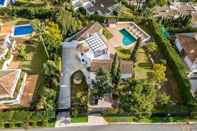 5 sovrum Villa till salu i Hacienda Las Chapas, Marbella med pool - 2 495 000 € (Ref: 9622768)