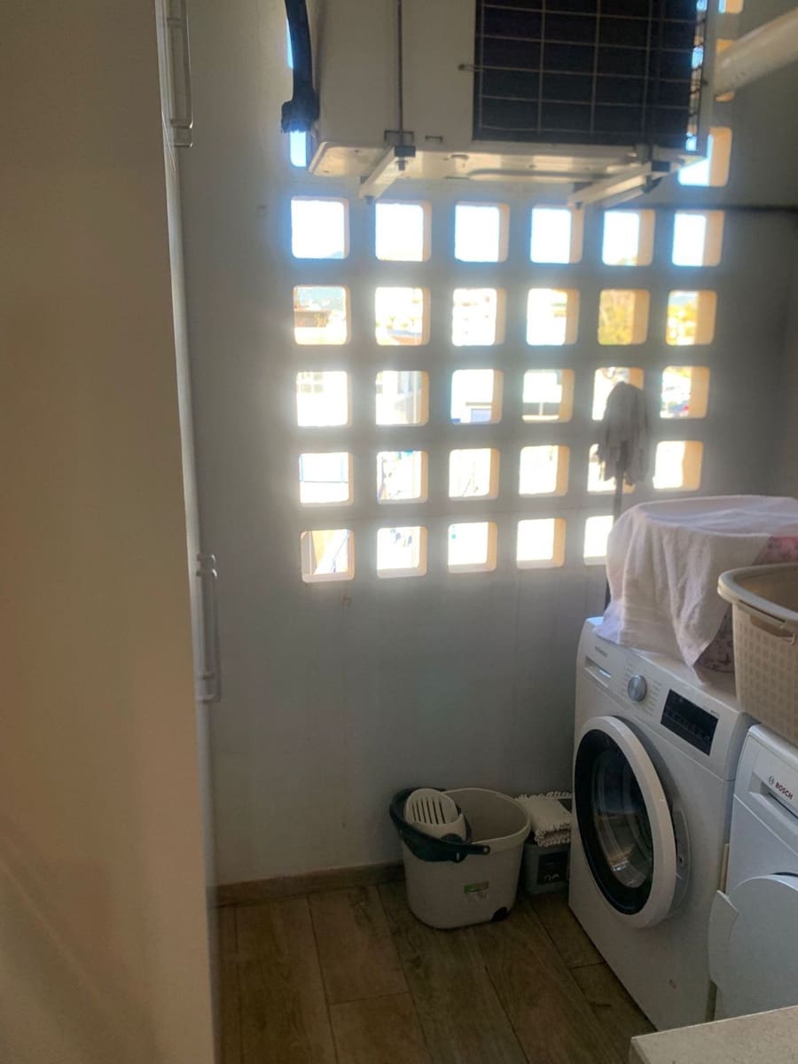 2 soverom Leilighet til salgs i Marbella med svømmebasseng garasje - € 580 000 (Ref: 9622770)