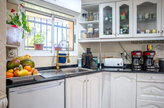 6 soveværelse Villa til salg i Sant Genís dels Agudells, Barcelona by med garage - € 1.200.000 (Ref: 9626716)