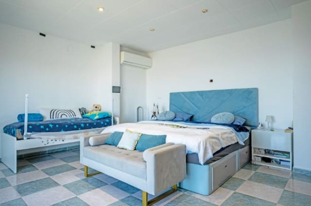 6 soveværelse Villa til salg i Sant Genís dels Agudells, Barcelona by med garage - € 1.200.000 (Ref: 9626716)