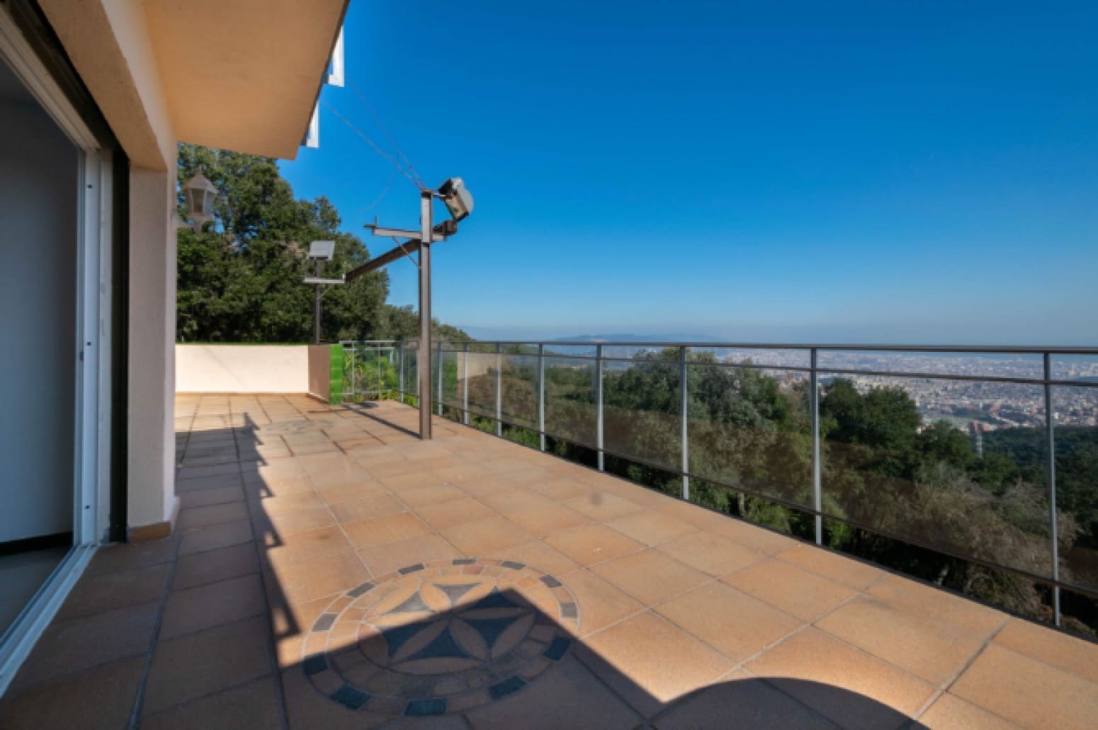 6 soveværelse Villa til salg i Barcelona by med garage - € 1.200.000 (Ref: 9626716)