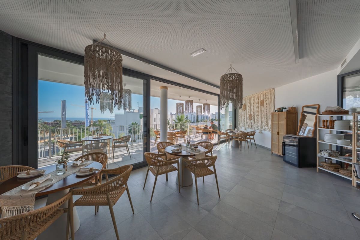 3 chambre Appartement à vendre à Estepona avec piscine - 550 000 € (Ref: 9626717)