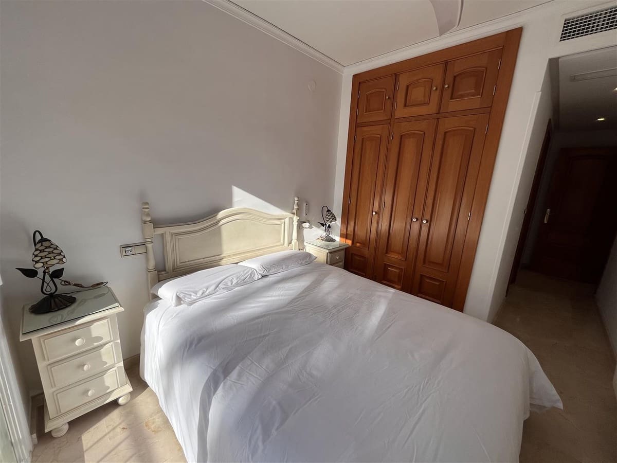 3 soveværelse Villa til salg i Marbella med swimmingpool - € 790.000 (Ref: 9628035)