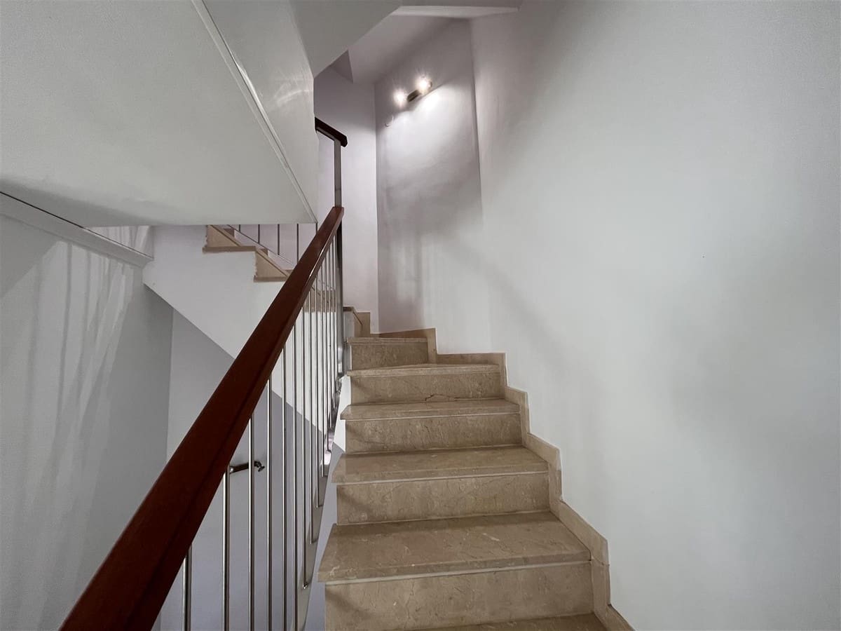 3 soveværelse Villa til salg i Marbella med swimmingpool - € 790.000 (Ref: 9628035)