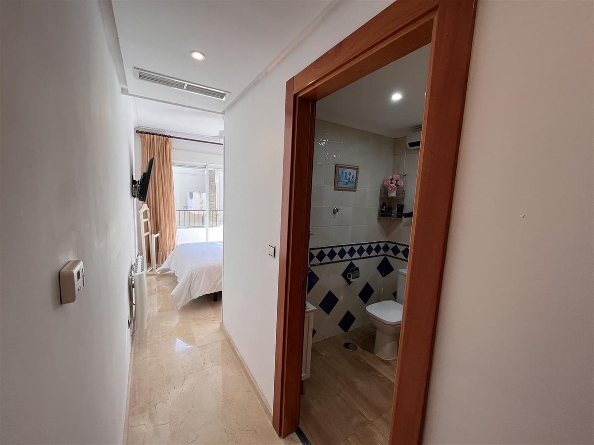 3 soveværelse Villa til salg i Marbella med swimmingpool - € 790.000 (Ref: 9628035)