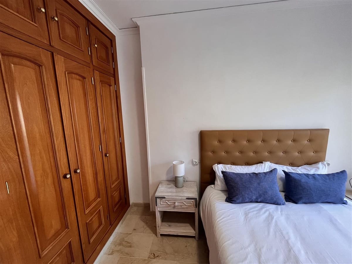 3 soveværelse Villa til salg i Marbella med swimmingpool - € 790.000 (Ref: 9628035)