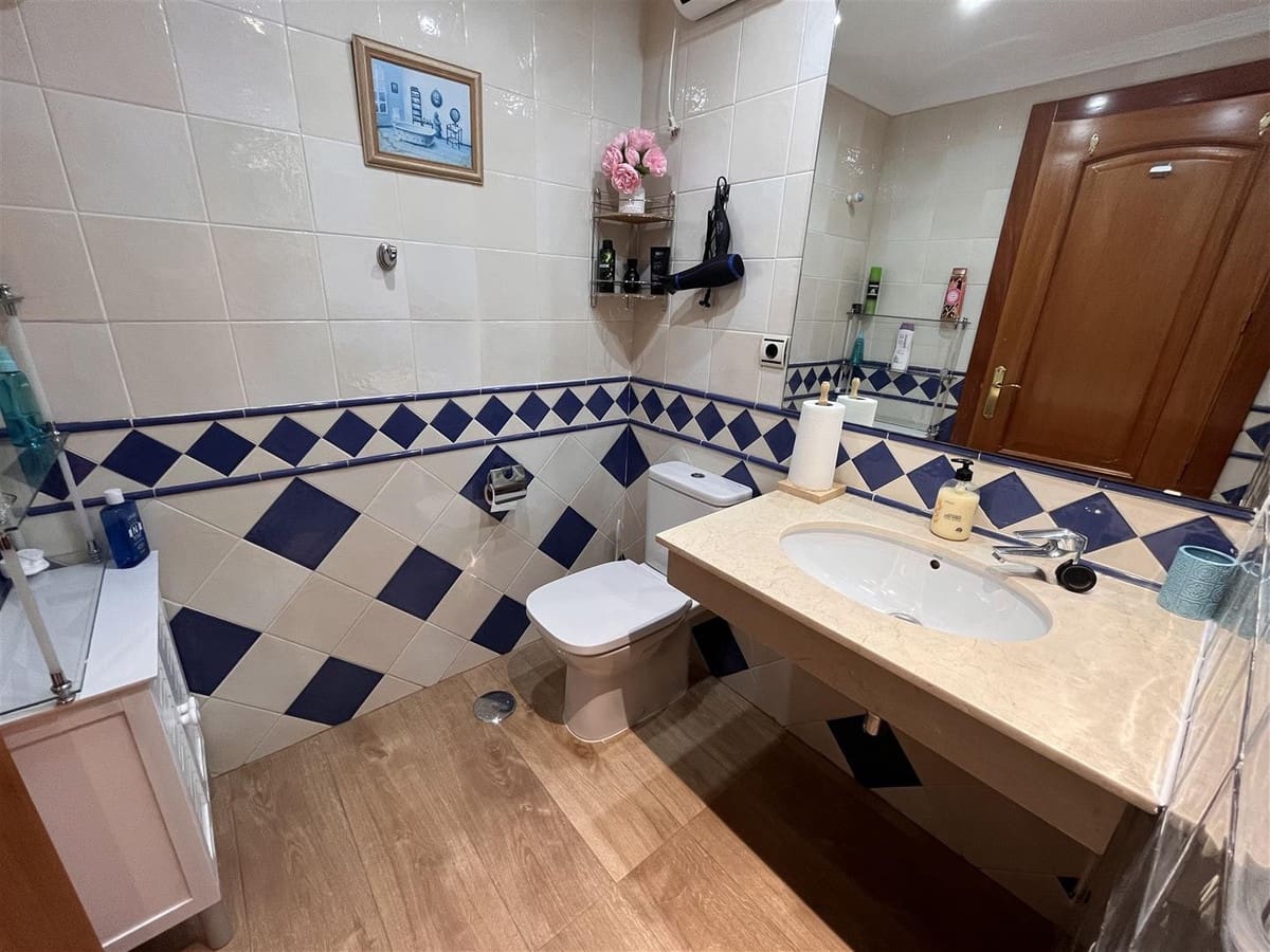 3 soveværelse Villa til salg i Marbella med swimmingpool - € 790.000 (Ref: 9628035)