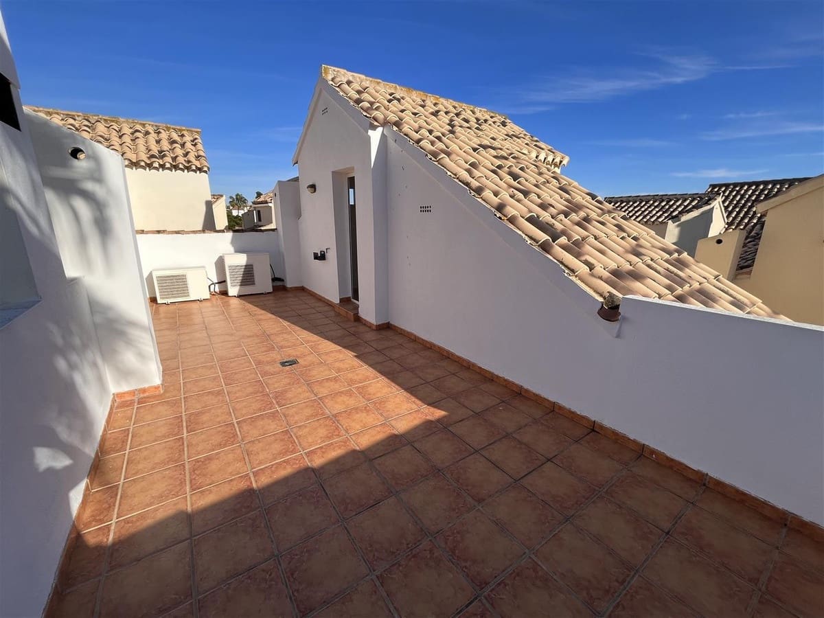 3 soveværelse Villa til salg i Marbella med swimmingpool - € 790.000 (Ref: 9628035)