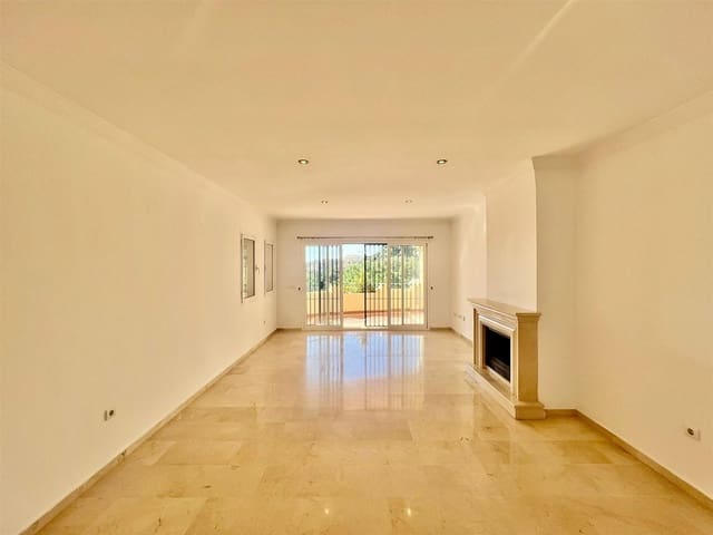 2 slaapkamer Flat te koop in Santa María, Marbella met zwembad garage - € 390.000 (Ref: 9628224)