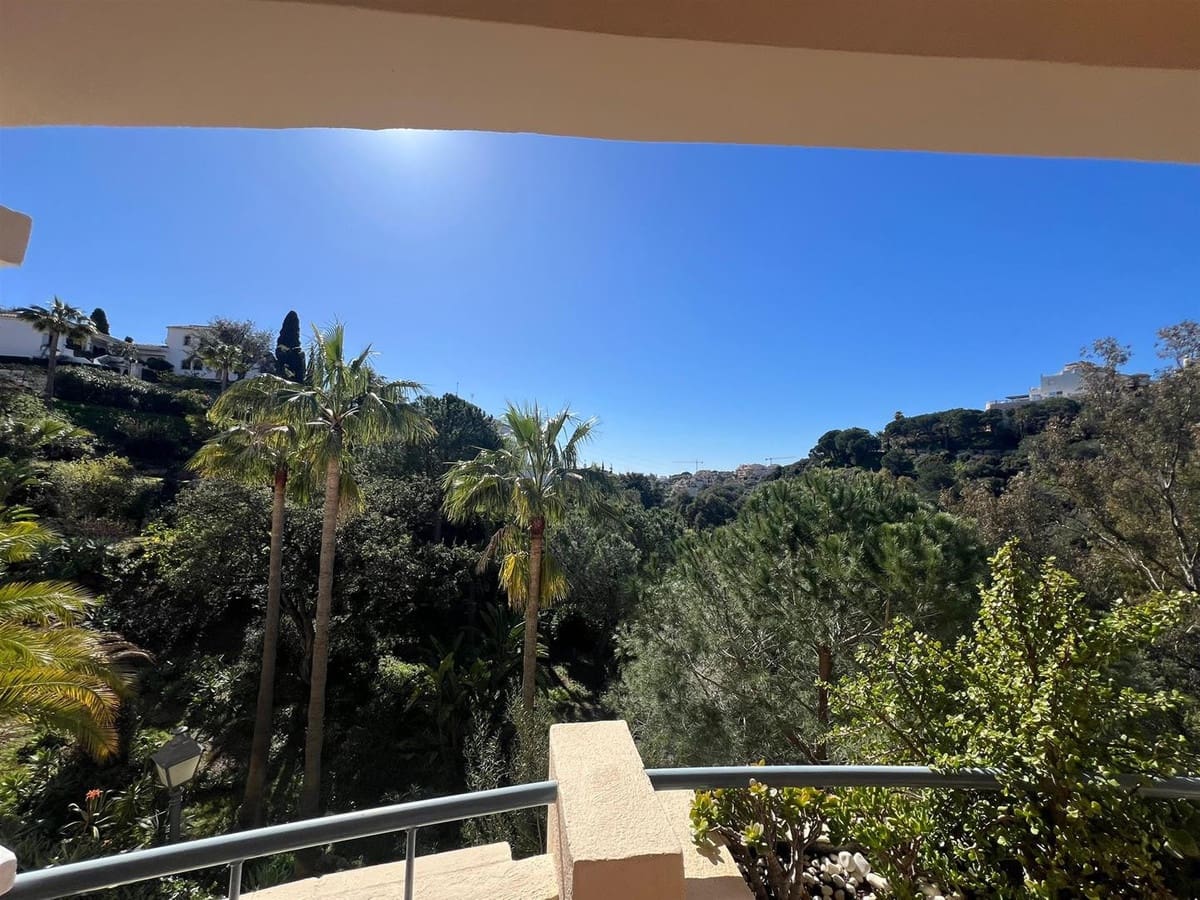 2 slaapkamer Flat te koop in Marbella met zwembad garage - € 390.000 (Ref: 9628224)