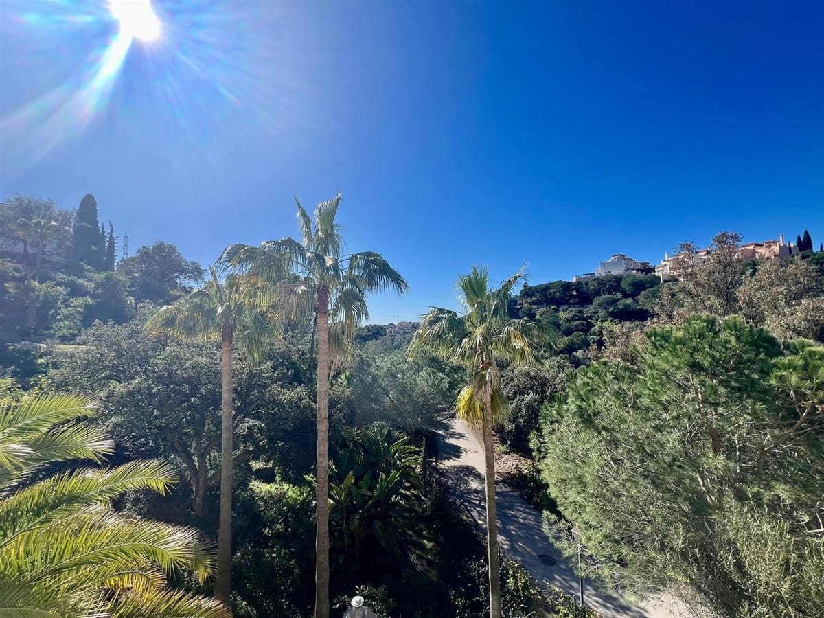 2 slaapkamer Flat te koop in Marbella met zwembad garage - € 390.000 (Ref: 9628224)