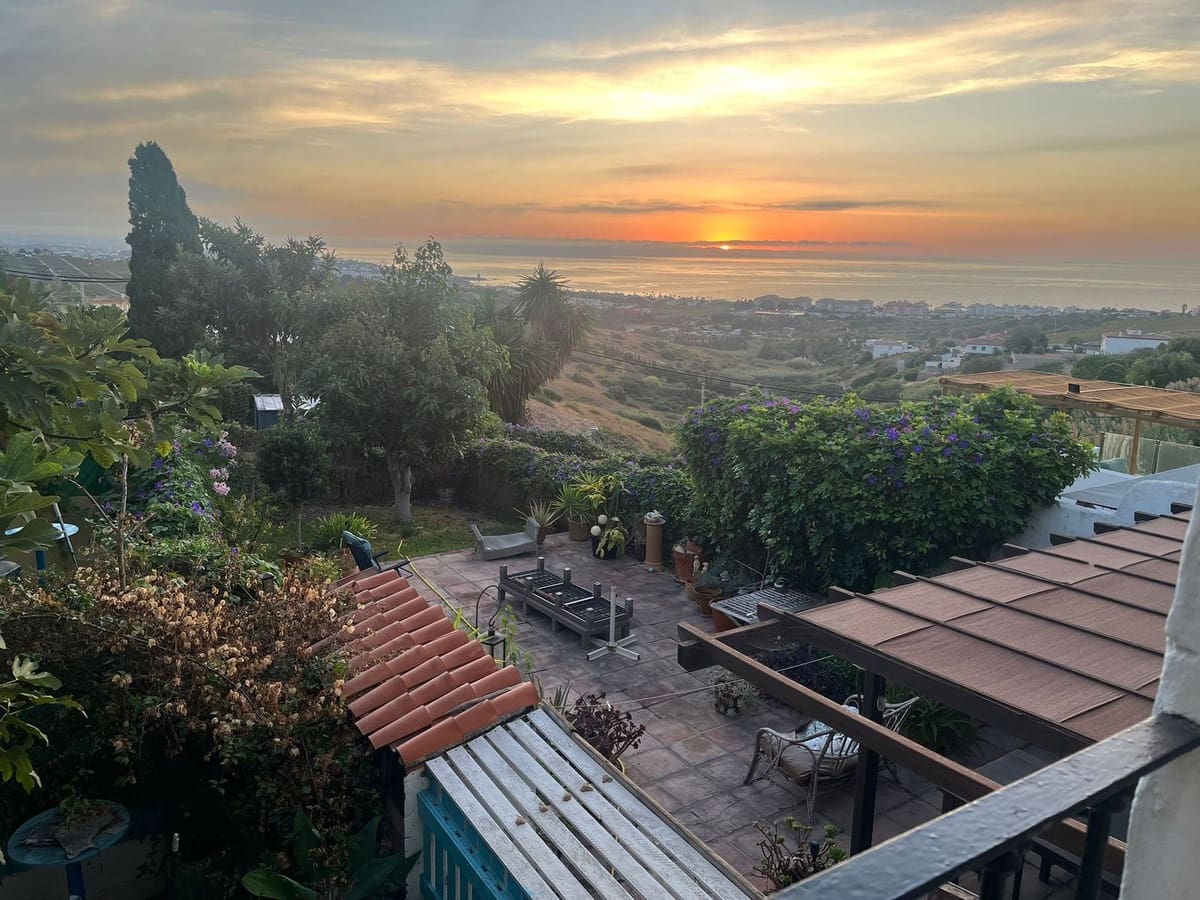 4 slaapkamer Villa te koop in Manilva - € 345.000 (Ref: 9628338)