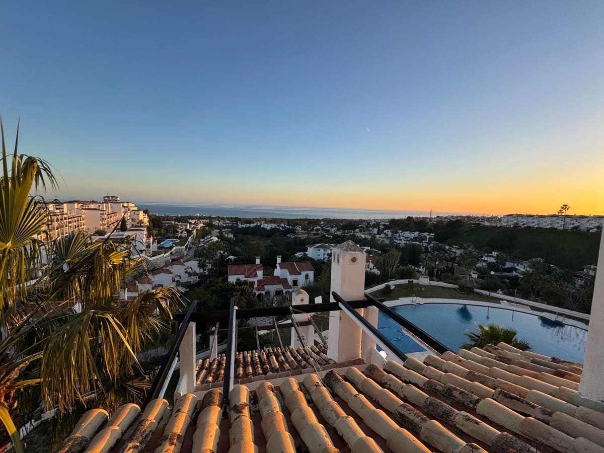 2 bedroom Flat for sale in Mijas with pool garage - € 305,000 (Ref: 9628339)