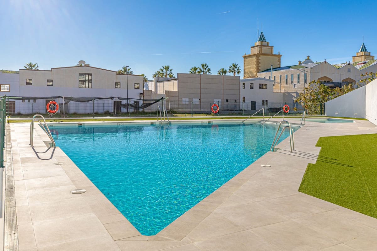 3 sypialnia Mieszkanie na sprzedaż w Estepona z basenem - 449 000 € (Ref: 9632711)