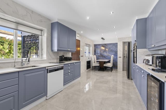 5 bedroom Villa for sale in Atalaya-Isdabe, Estepona with pool garage - € 4,350,000 (Ref: 9634811)