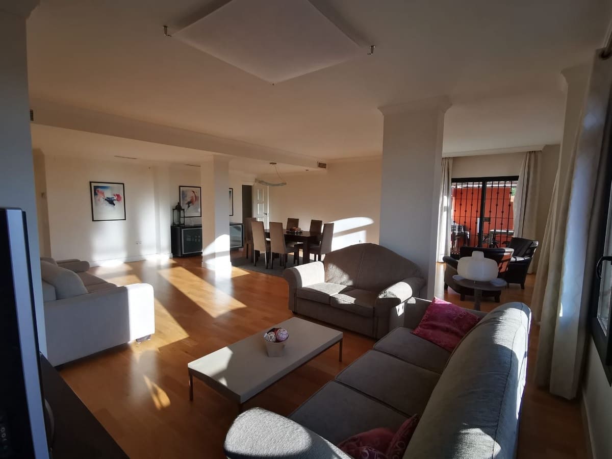 Piso de 4 habitaciones en Marbella en venta con piscina garaje - 525.000 € (Ref: 9635344)